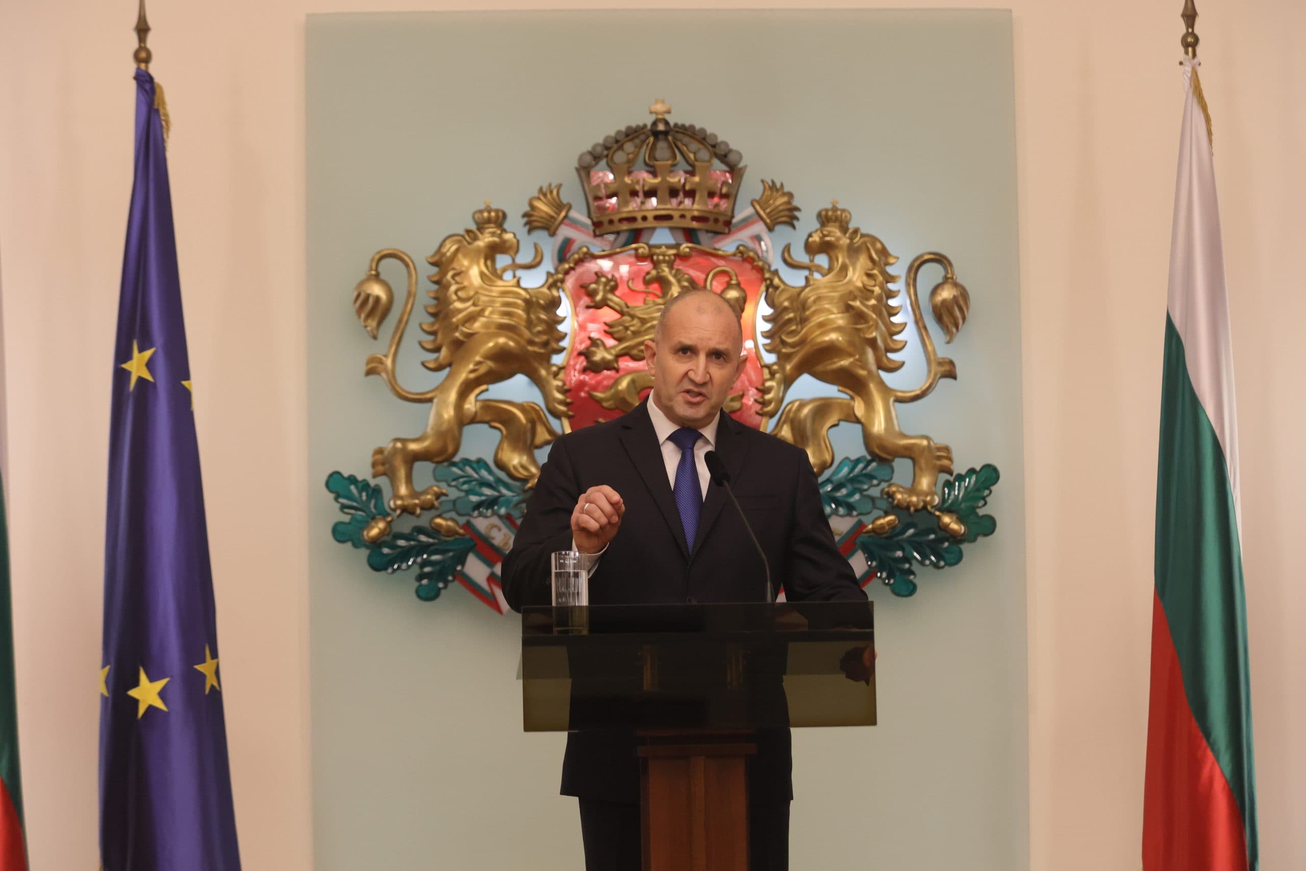 Πολιτικός σεισμός στη Βουλγαρία: Παραιτήθηκε ο πρόεδρος Ράντεφ