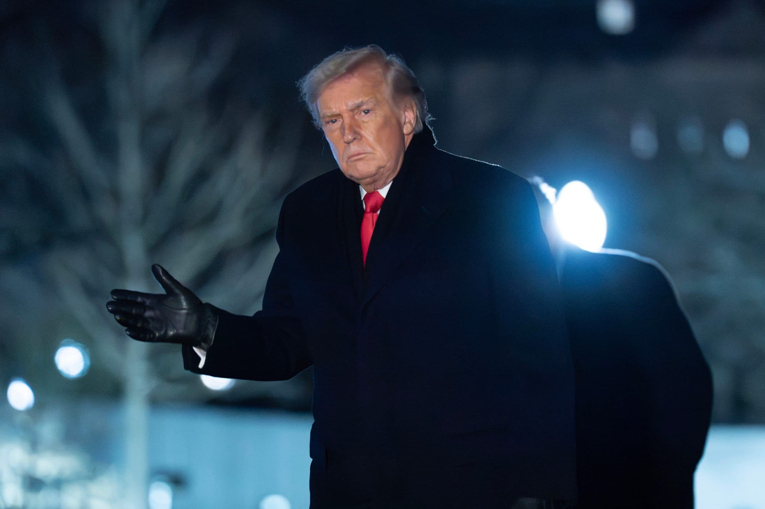 Τραμπ: «Έσωσα το ΝΑΤΟ από το χρονοντούλαπο της ιστορίας»   Νέες επιθέσεις κατά συμμάχων