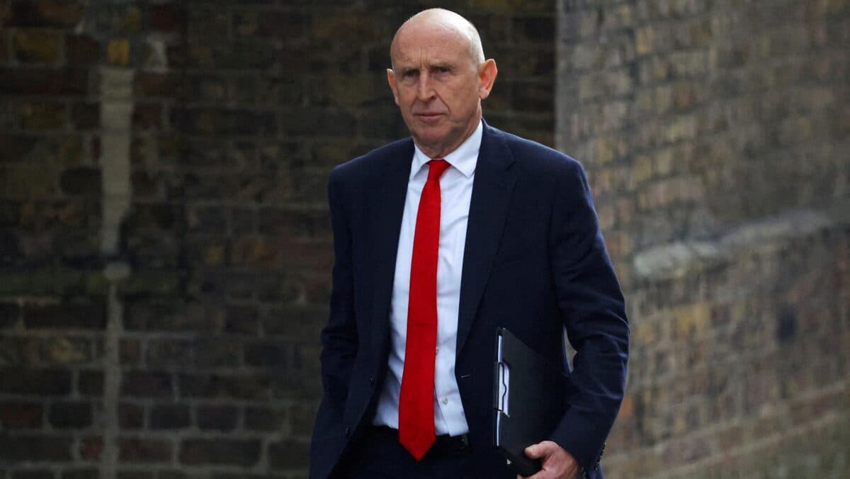 Γεωστρατηγικός Αναπροσανατολισμός: Βρετανία και Δανία Ενισχύουν τη Συνεργασία στον Αρκτικό Χώρο