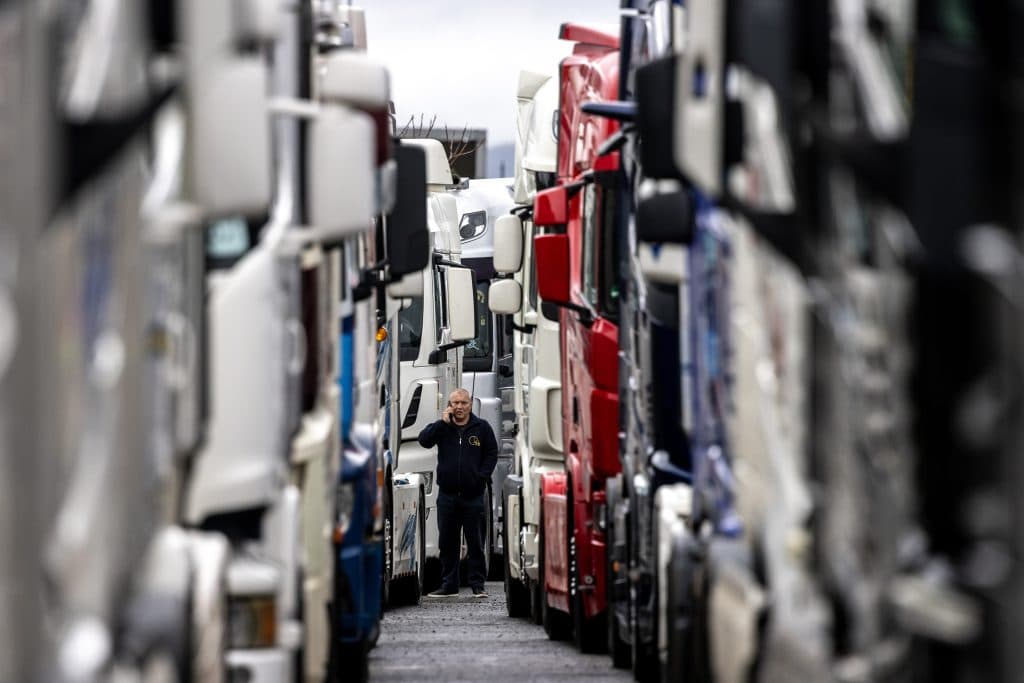 Αποκλεισμός συνόρων από οδηγούς φορτηγών στα Δυτικά Βαλκάνια   Διεκδικούν εξαίρεση από τους κανονισμούς Σένγκεν