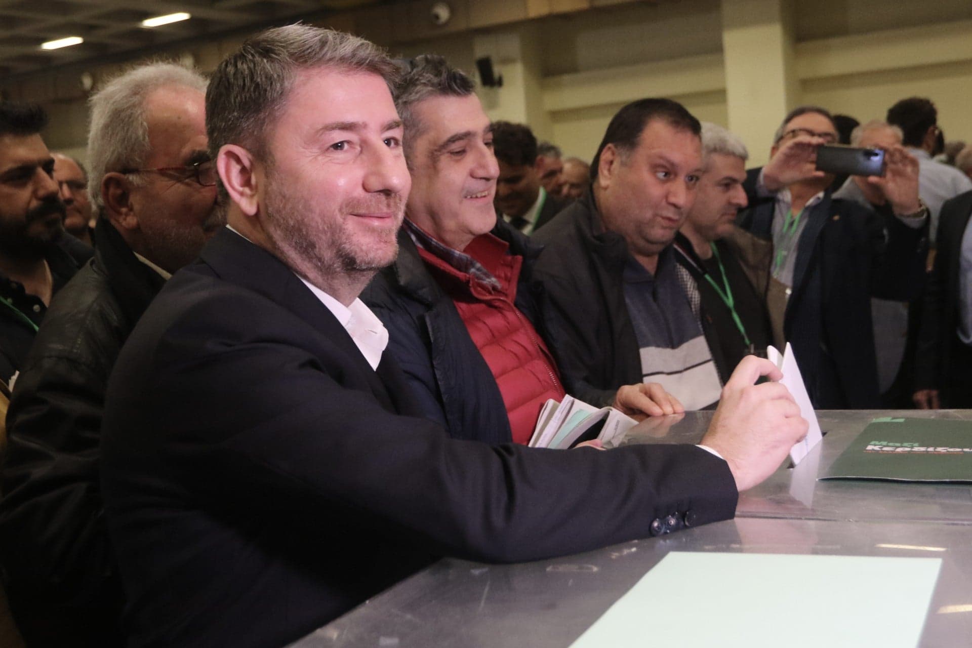 Εμπρησμός σε καφετέρια στο Ηράκλειο   Βίντεο ντοκουμέντο