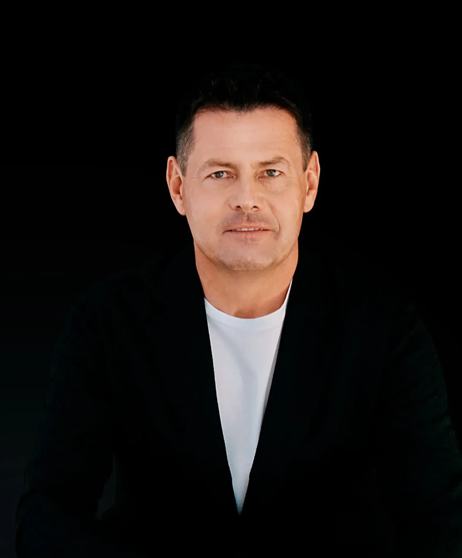 Allwyn: Short θέση χτυπά τη μετοχή του Κόμαρεκ