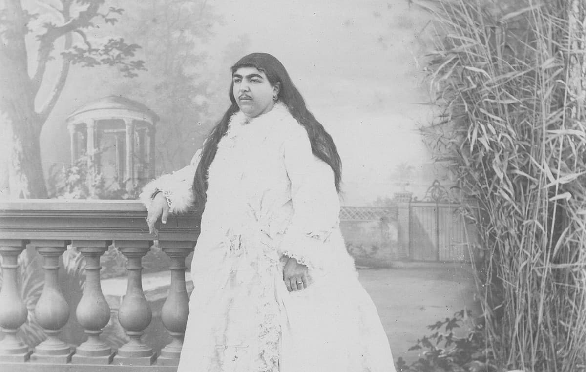 Εσμάτ αλ-Ντολέχ: Η πρωτοπόρα φωτογράφος του Παλατιού Γκολεστάν