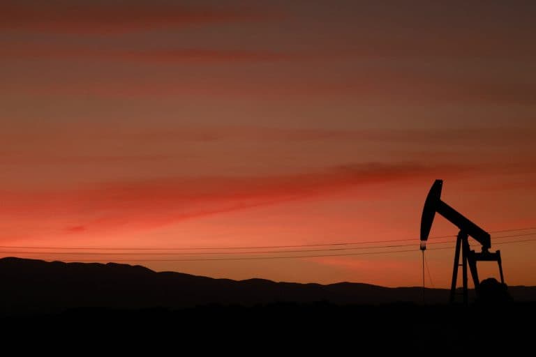 Πλαφόν στα καύσιμα: Η απάντηση της κυβέρνησης στην ακρίβεια