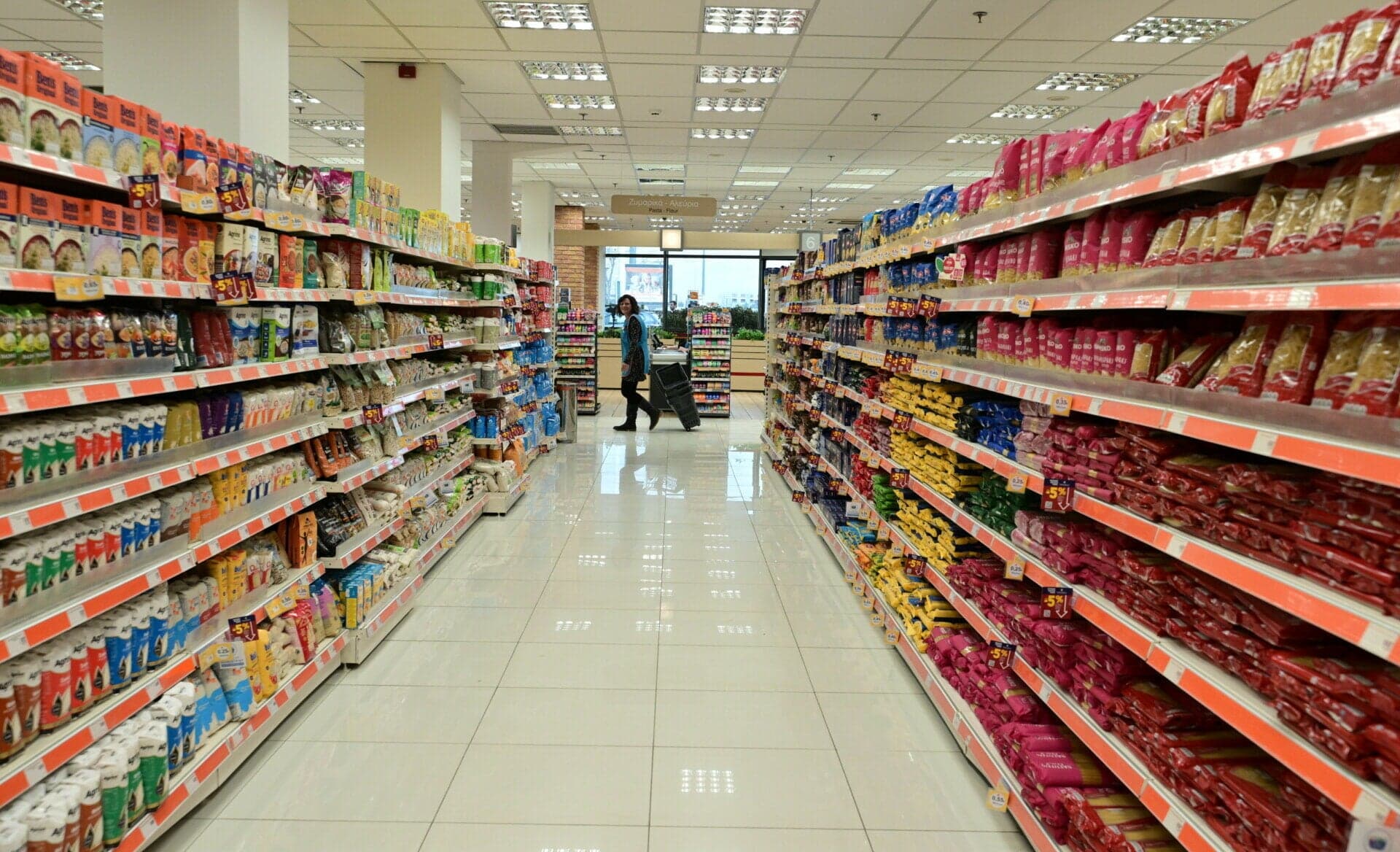 Πλαφόν σε καύσιμα και τρόφιμα: το νέο όπλο της κυβέρνησης