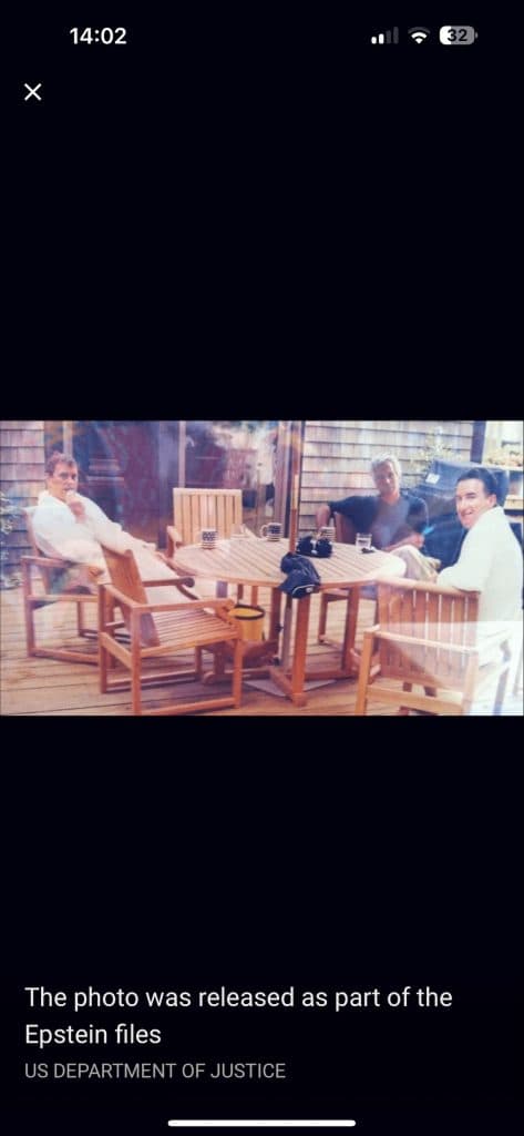 Πρίγκιπας Άντριου και Επστάιν: Η φωτογραφία που εκθέτει