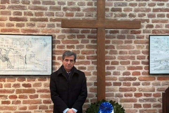 Στεφάνι για τον Ρήγα Φεραίο στο Βελιγράδι