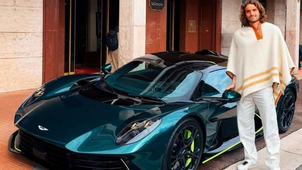 Τσιτσιπάς: Παρέλαβε Aston Martin Valhalla 1 εκατ. ευρώ