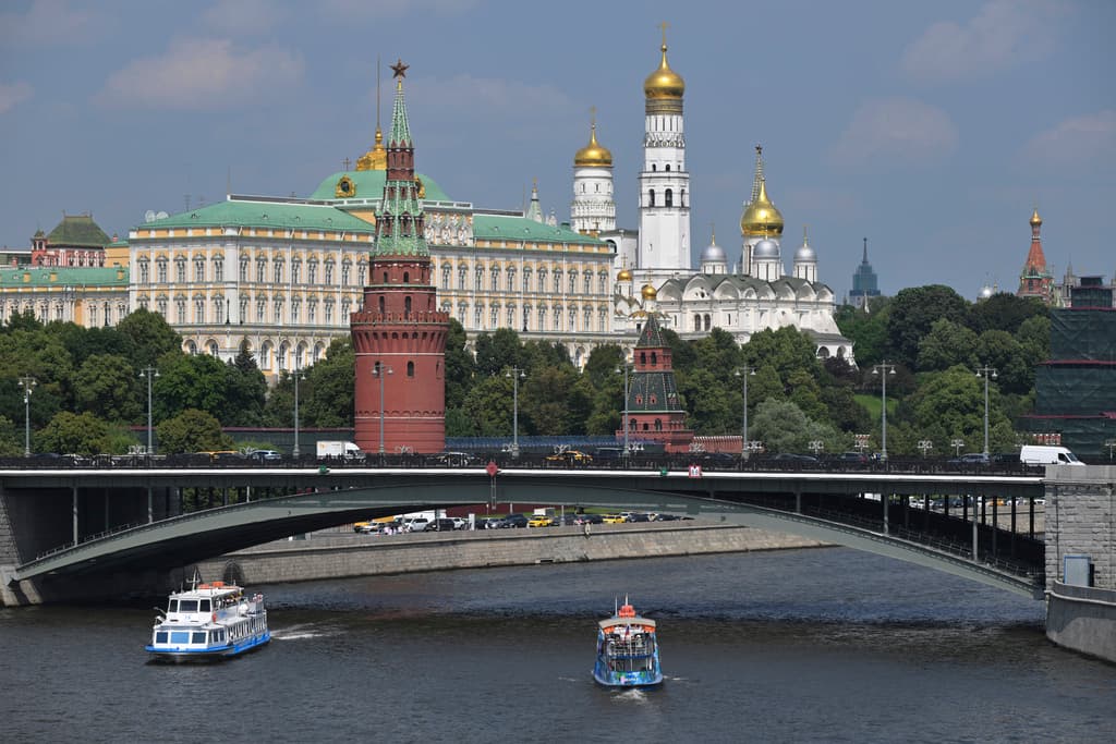 Ρωσικά πλοία στο στόχαστρο της Βρετανίας – Απειλές Μόσχας
