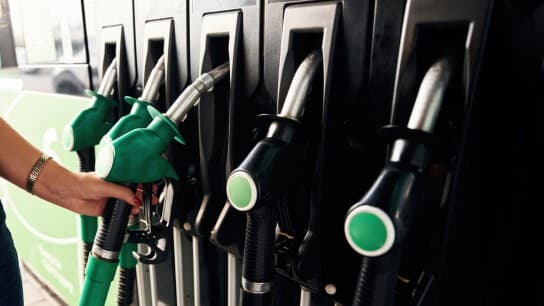 Ρωσία: Απαγόρευση εξαγωγών βενζίνης από 1η Απριλίου