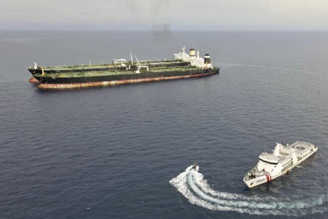 Στενά του Ορμούζ: Κατηγορίες για οικονομική τρομοκρατία