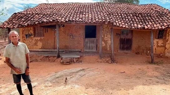 Ζωή χωρίς ρεύμα και νερό: Πώς ζει ο 80χρονος στη Βραζιλία