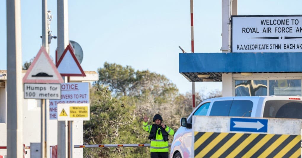 Συναγερμός στο Ακρωτήρι Κύπρου για απειλή ασφαλείας