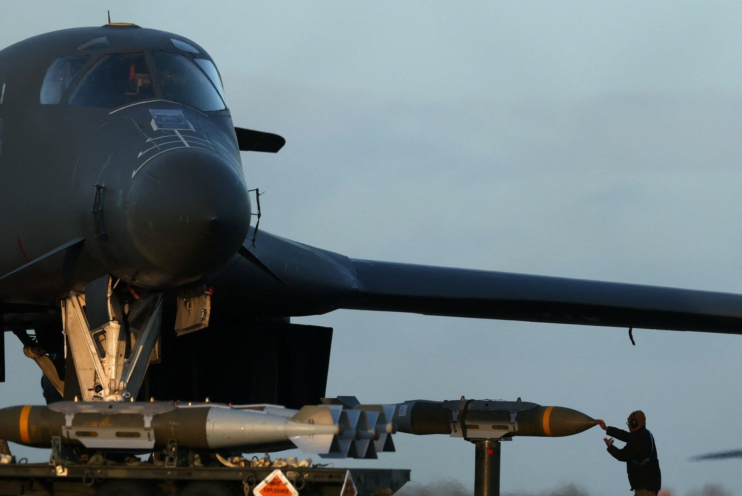 Ισραηλινός πιλότος χαιρετά Αμερικανό συνάδελφο στον αέρα