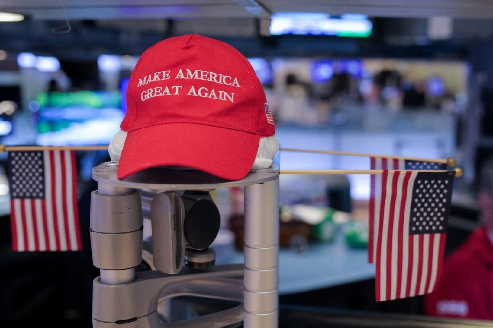 Πόλεμος ΗΠΑ-Ιράν: Η άνοδος του πετρελαίου κατρακύλησε τη Wall Street