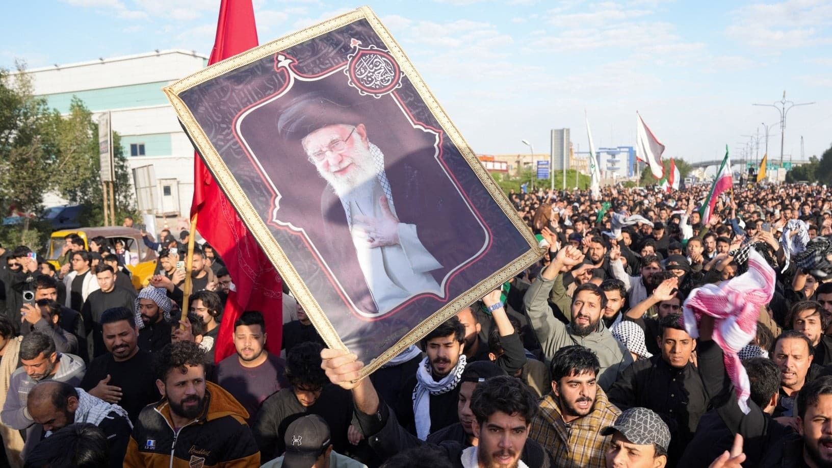 Ιράν: Ο Μοτζτάμπα Χαμενεΐ επιλεγμένος διάδοχος του πατέρα του