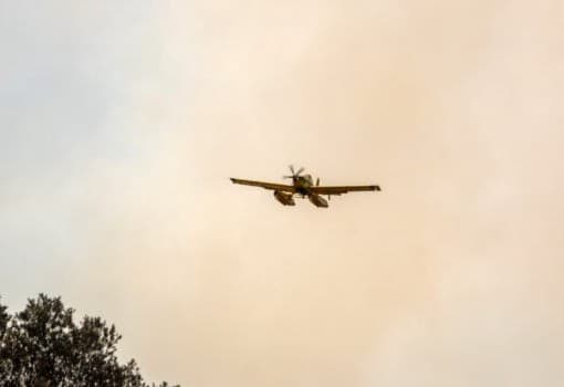 Φωτιά στα Μαυράτα Κεφαλονιάς   Επιχειρούν 24 πυροσβέστες