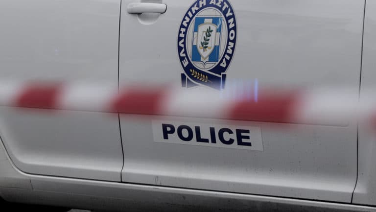 Θρίλερ στου Ζωγράφου: Νεκρές μητέρα και κόρη σε σφραγισμένο δωμάτιο