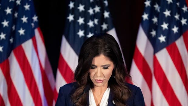 Κρίστι Νόεμ απολύθηκε από υπουργό Εσωτερικής Ασφάλειας