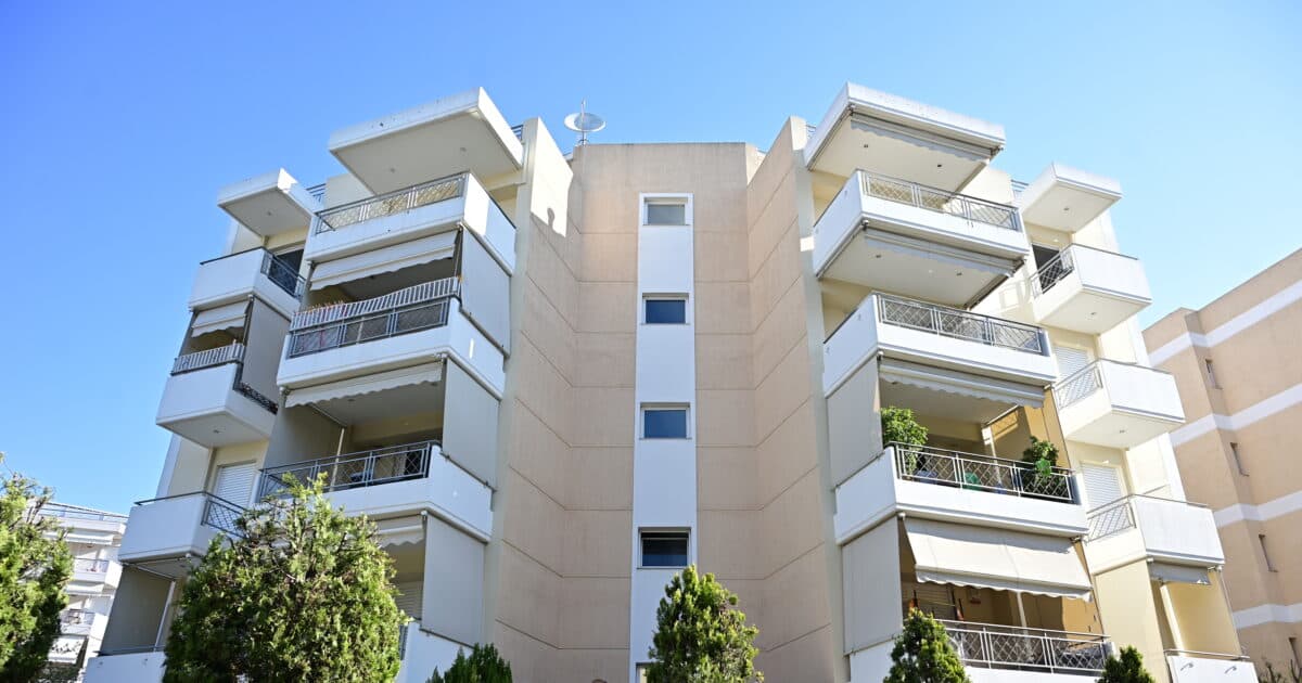 Σοβαρό περιστατικό στο Μαρούσι   Γυναίκα έπεσε από μπαλκόνι