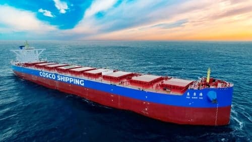 Πειραιάς: Τελική επισκευή στο πλοίο Rong Hua Wan