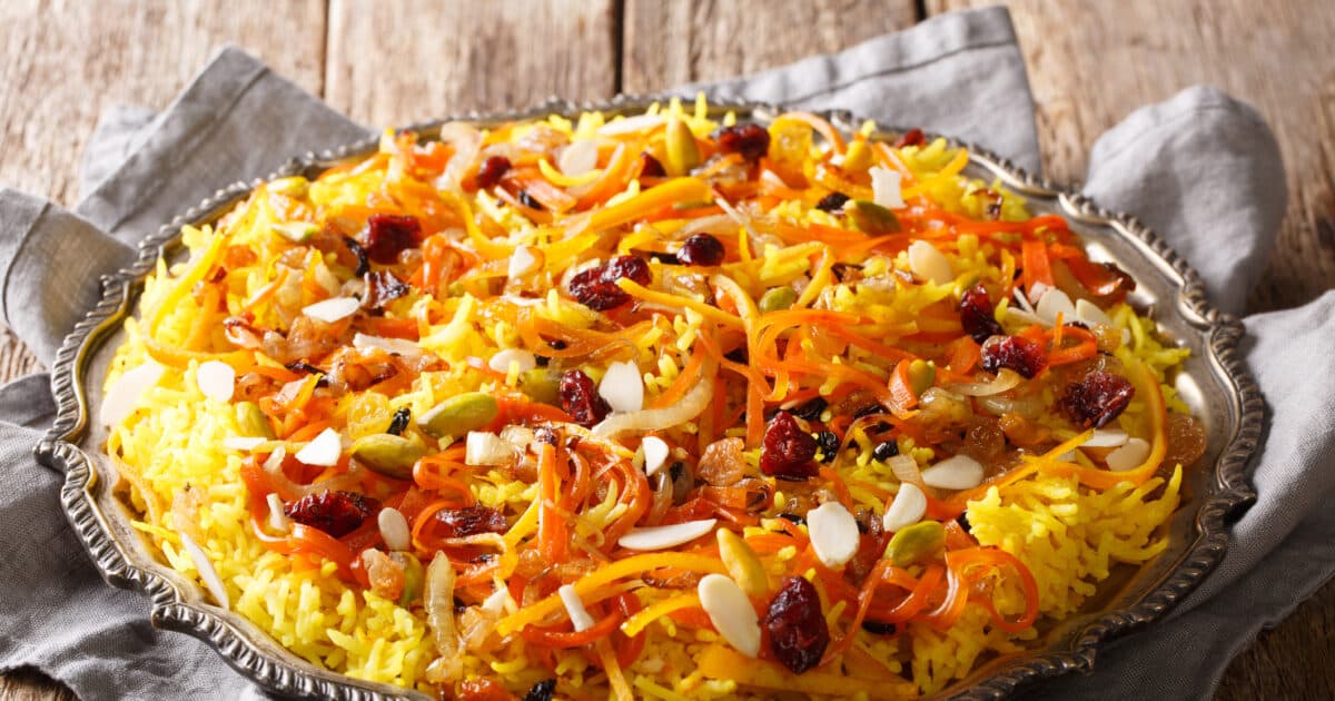 Πιλάφι με σταφίδες και φιστίκια: Η ανατολική συνταγή