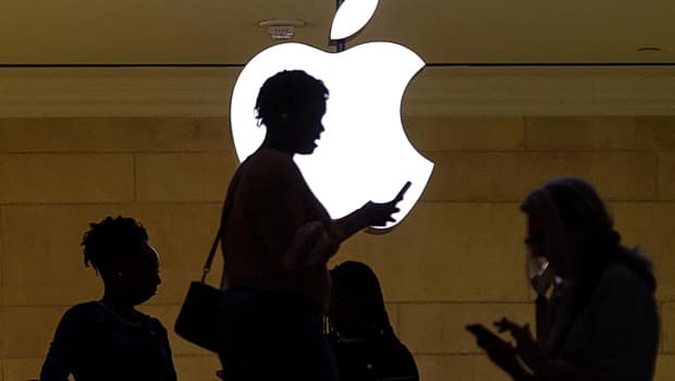 iPhone: Η τολμηρή απόφαση που άλλαξε την Apple