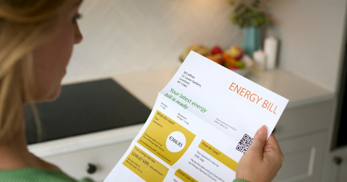 Επίθεση με νέφτι στην Κόρινθο: Απολογούνται σήμερα