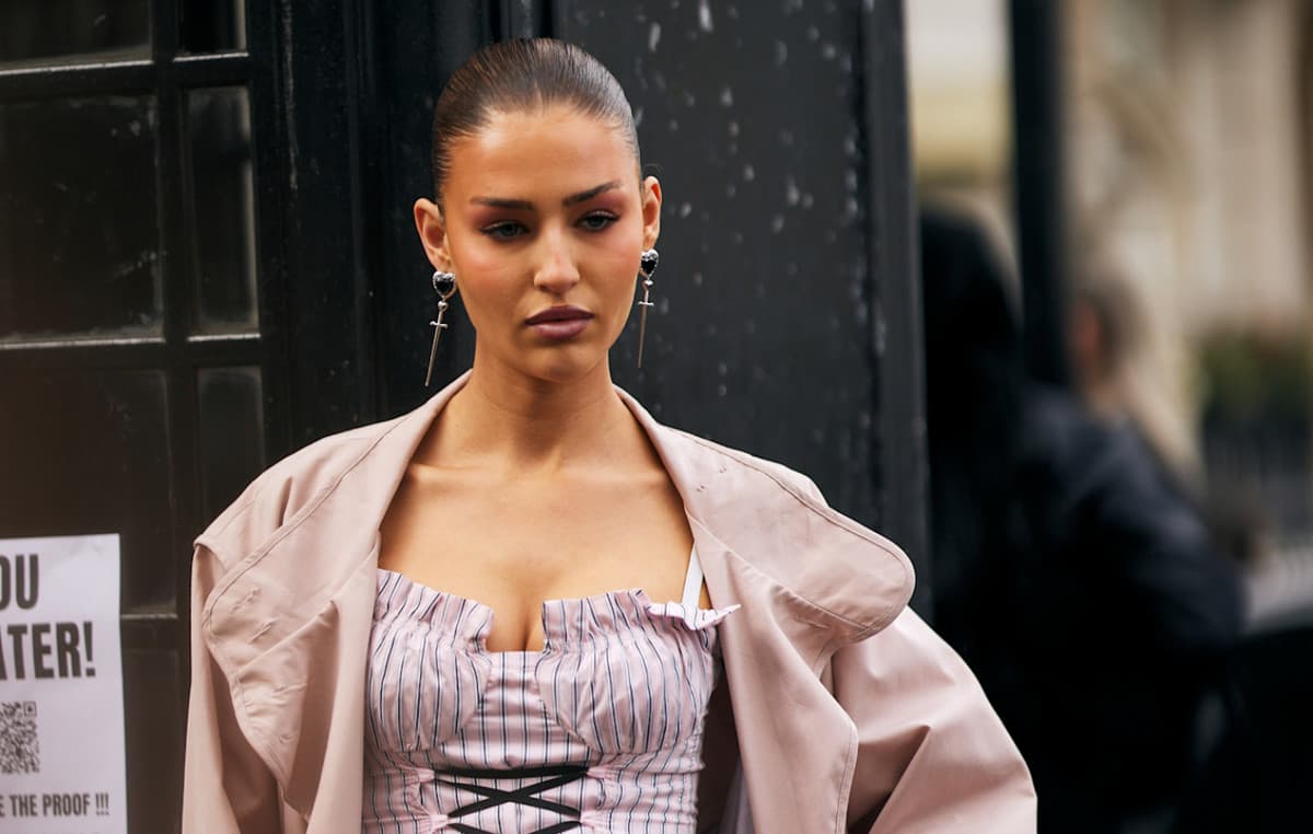 Οι πούδρες που σβήνουν ρυτίδες αντί να τις τονίζουν