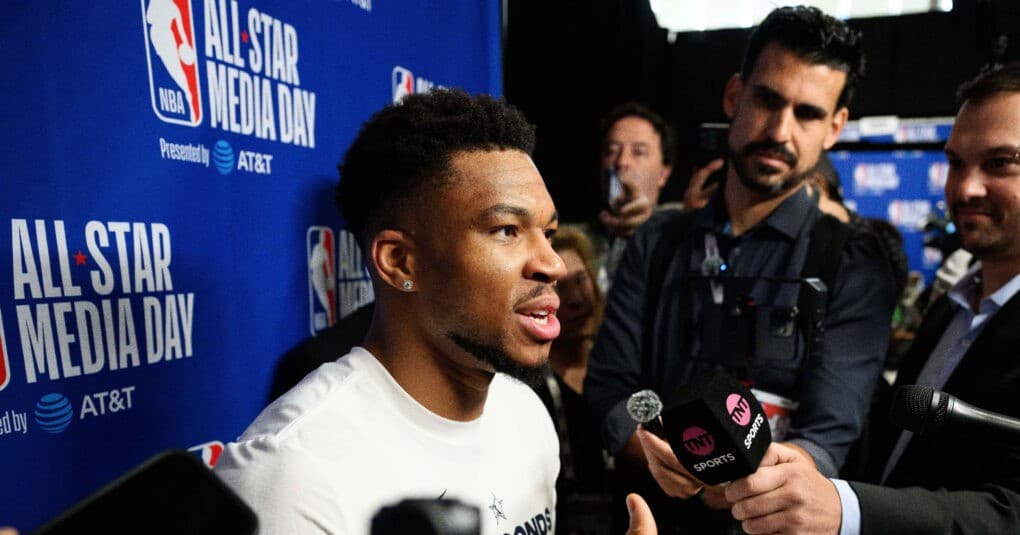 Άλεξ Αντετοκούνμπο: Ντεμπούτο στο NBA με τους Μπακς