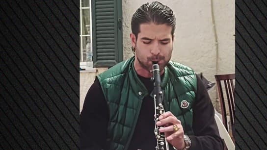 Άρης Μουγκοπέτρος: Επέστρεψε στο κλαρίνο έναν χρόνο μετά τον τραυματισμό