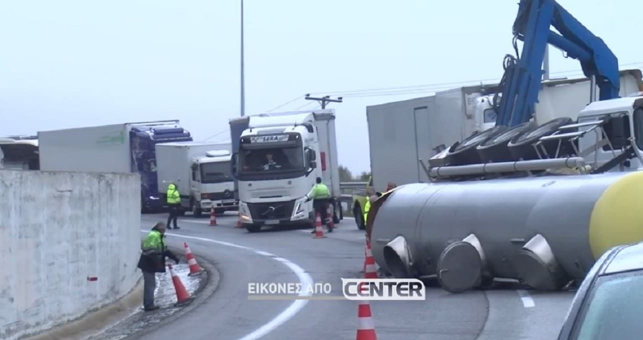 Τροχαίο στην Εγνατία Οδό: Βυτιοφόρο ανετράπη στην Καβάλα