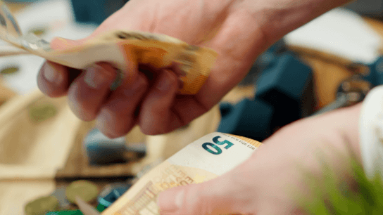 Δώρο Πάσχα 2026: Ημερομηνία καταβολής και δικαιούχοι