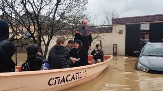 Πέντε νεκροί και χιλιάδες εκτοπισμένοι από πλημμύρες στο Νταγκεστάν