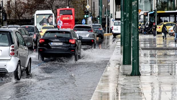 Κακοκαιρία Erminio: Χάος στην Αττική με 30λεπτες καθυστερήσεις