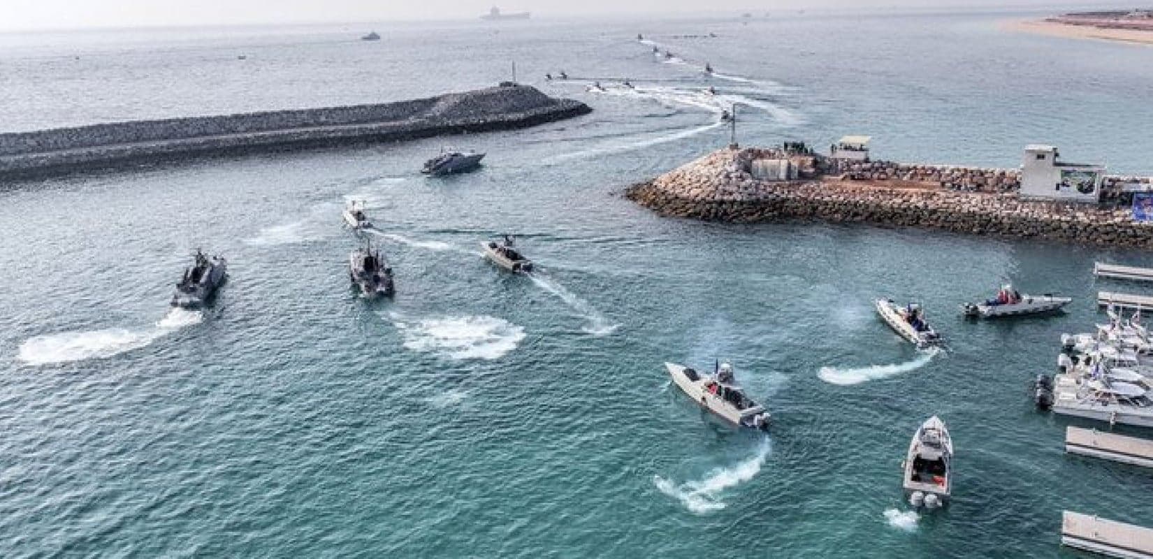 Ιράν: Κλείνει τα Στενά του Ορμούζ για ΗΠΑ και Ισραήλ