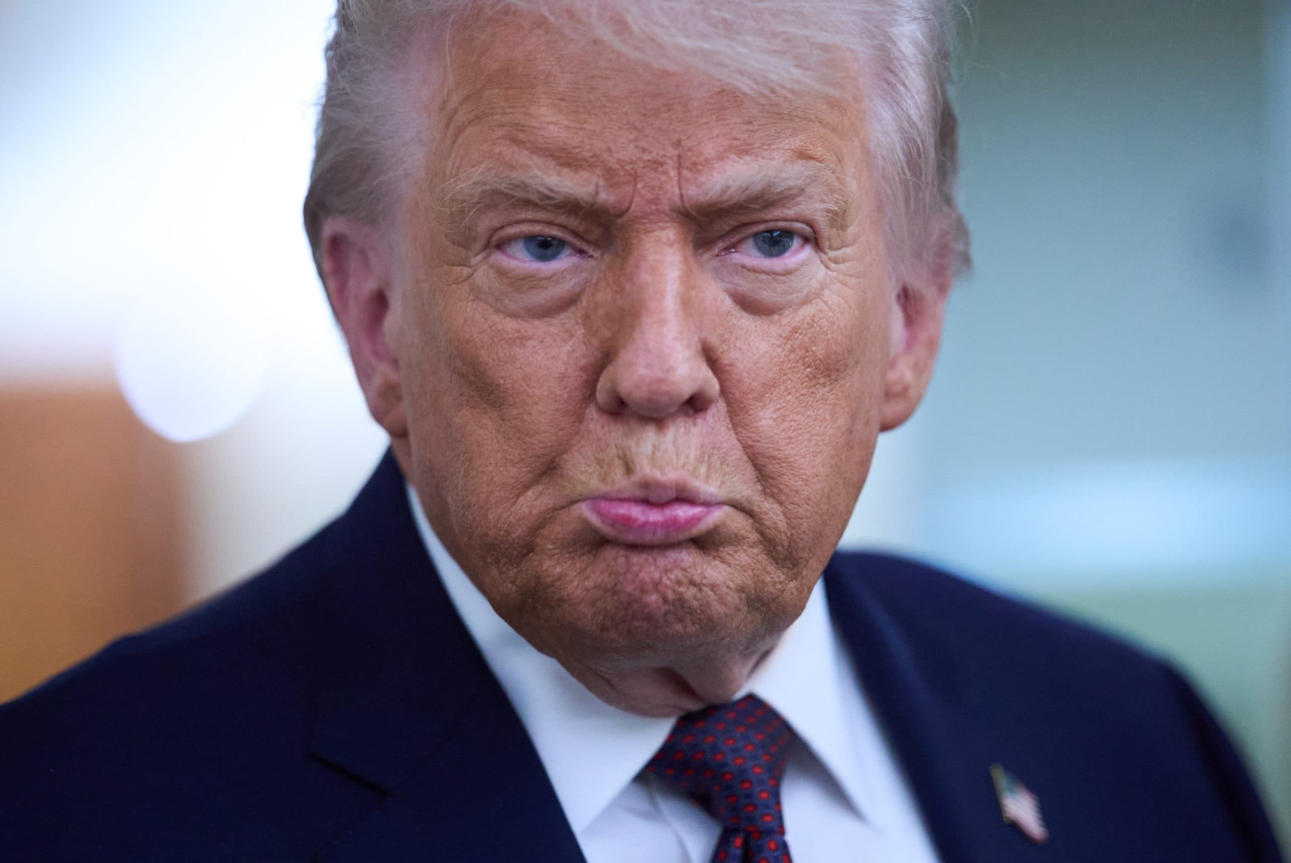 Δημοσκόπηση-σοκ: Το 51% των Ευρωπαίων θεωρεί τον Τραμπ «εχθρό της Ευρώπης»