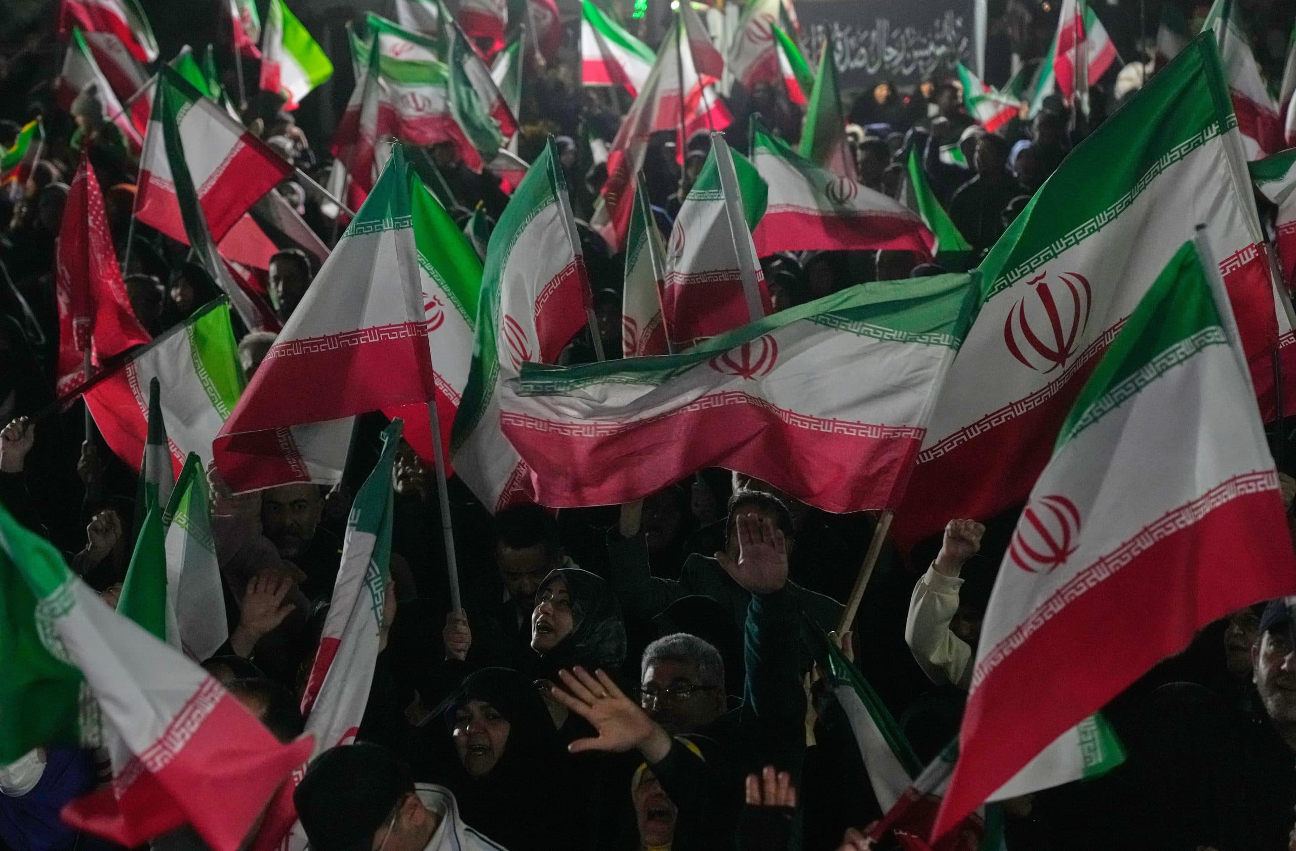 Εθνική Ιράν: Με σχολικές τσάντες για τις μαθήτριες