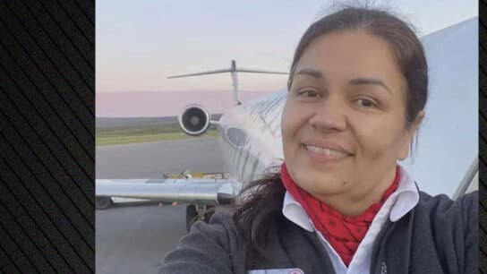 Δυστύχημα LaGuardia: Αεροσυνοδός εκτινάχθηκε 100 μέτρα