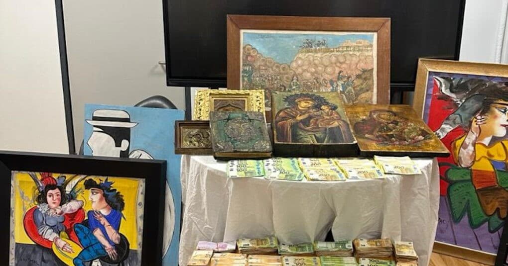 Galerie Tsangarakis: Μήνυση για ψεύτικα κοσμήματα