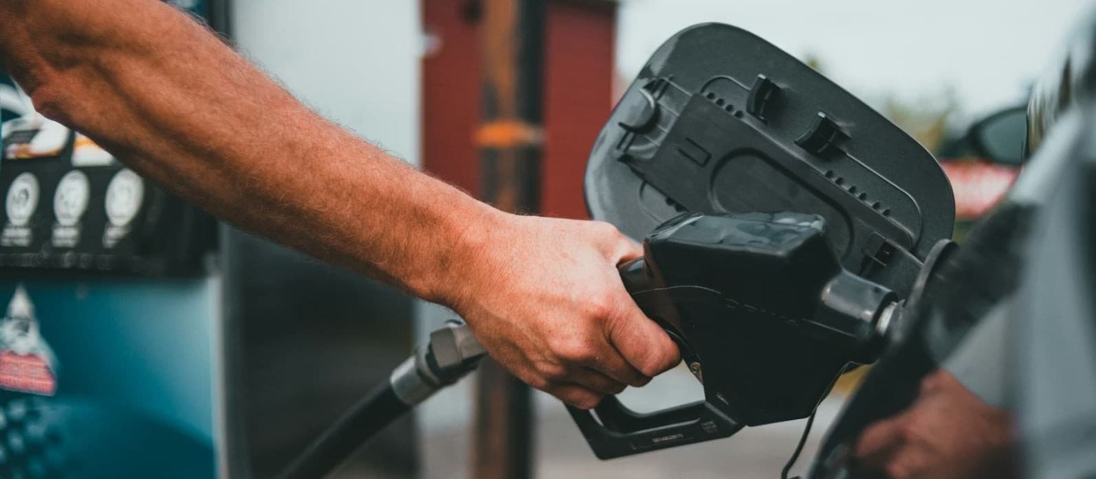 Πλαφόν στα καύσιμα: Τι αλλάζει από σήμερα στις τιμές