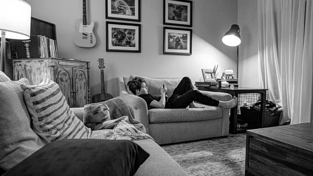 Γιατί το να μένεις σπίτι κάνει καλό στην ψυχική υγεία