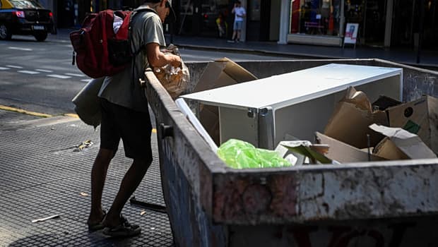 Αργεντινή: Μειώθηκε η φτώχεια αλλά οι ειδικοί προειδοποιούν