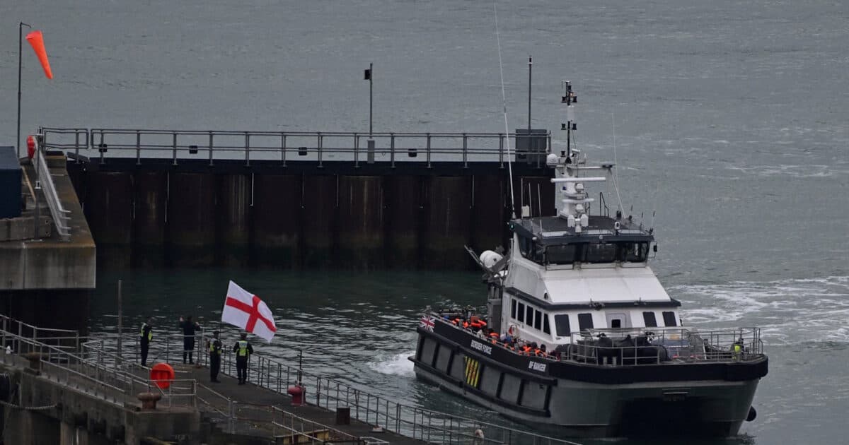 Δύο νεκροί μετανάστες στη Μάγχη 111 διασώθηκαν