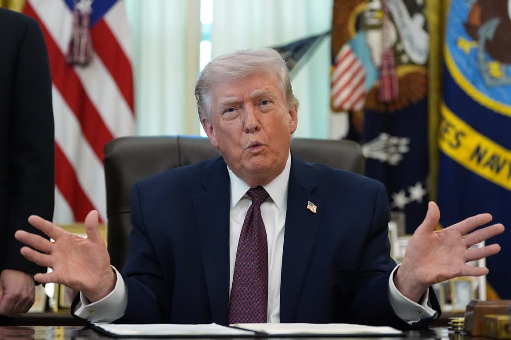 Τραμπ απειλεί με εγκλήματα πολέμου στο Ιράν