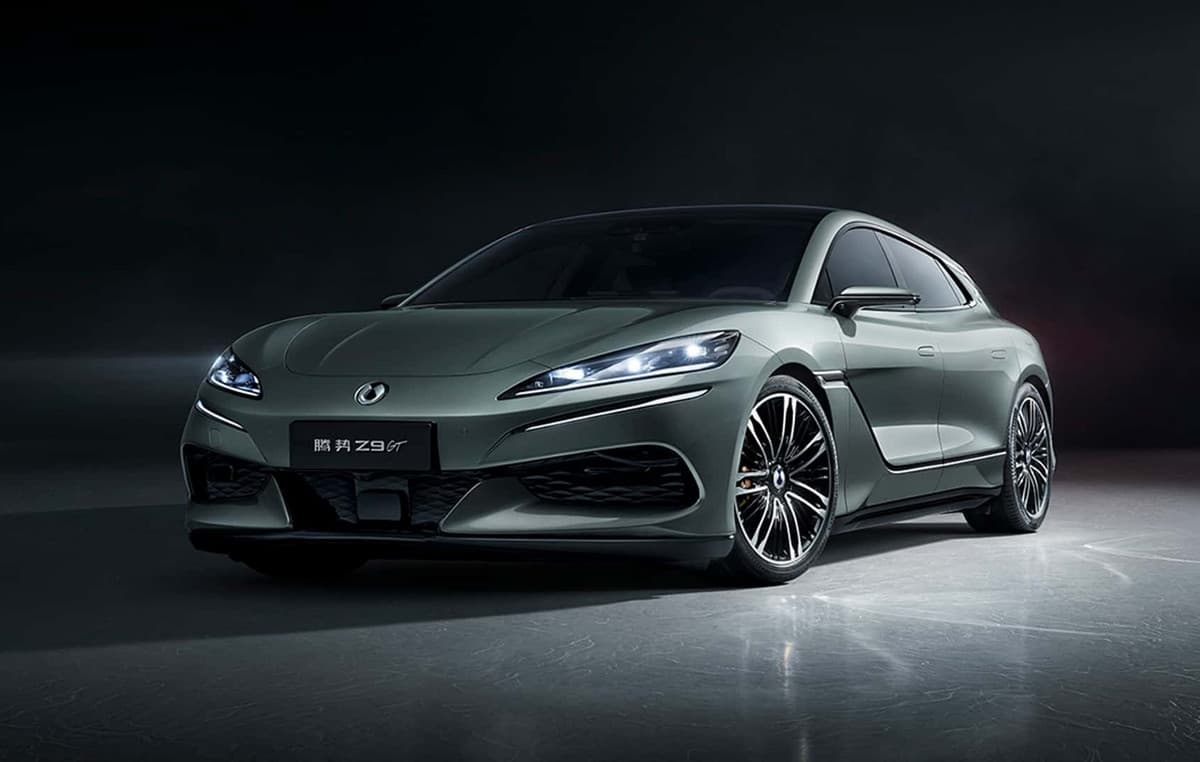 Ο Daniel Craig πρεσβευτής της Denza της BYD