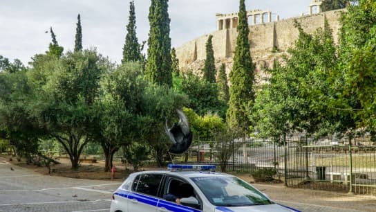 Δύο αστυνομικοί συλλήφθησαν μετά από καυγά στην Ακρόπολη