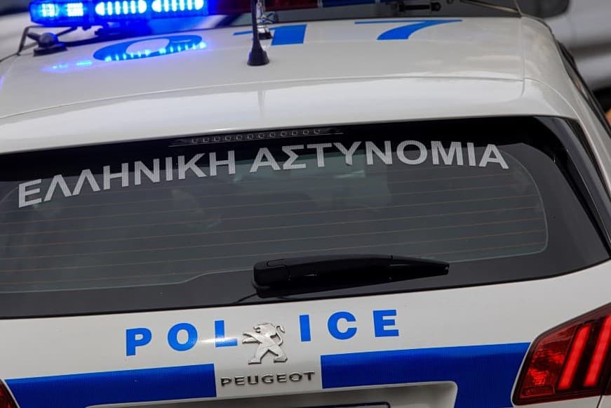 Νίκαια: Σύλληψη δύο νεαρών μετά από καταδίωξη για ληστεία
