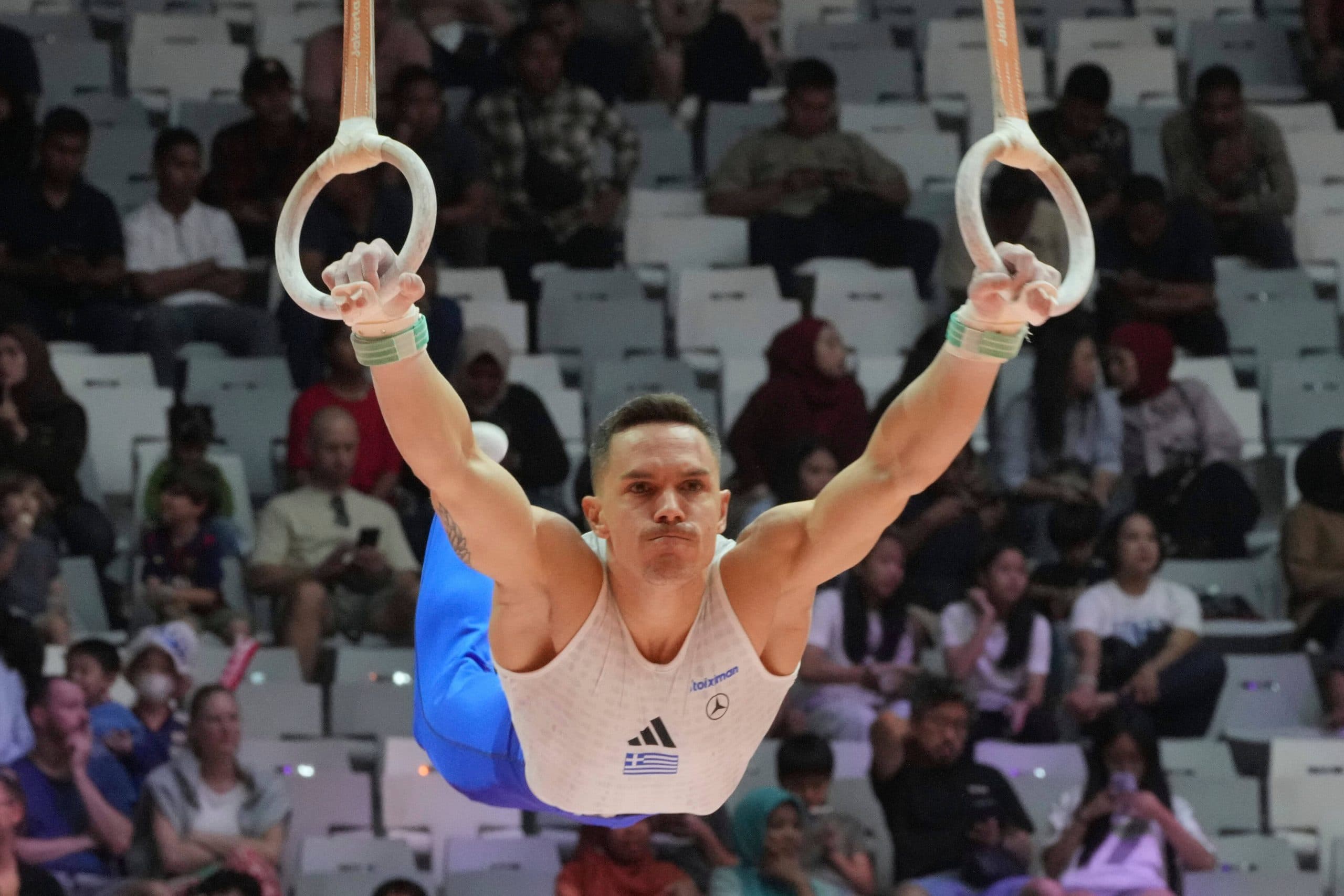 Πετρούνιας χρυσό στο Κάιρο: Νίκη στους κρίκους