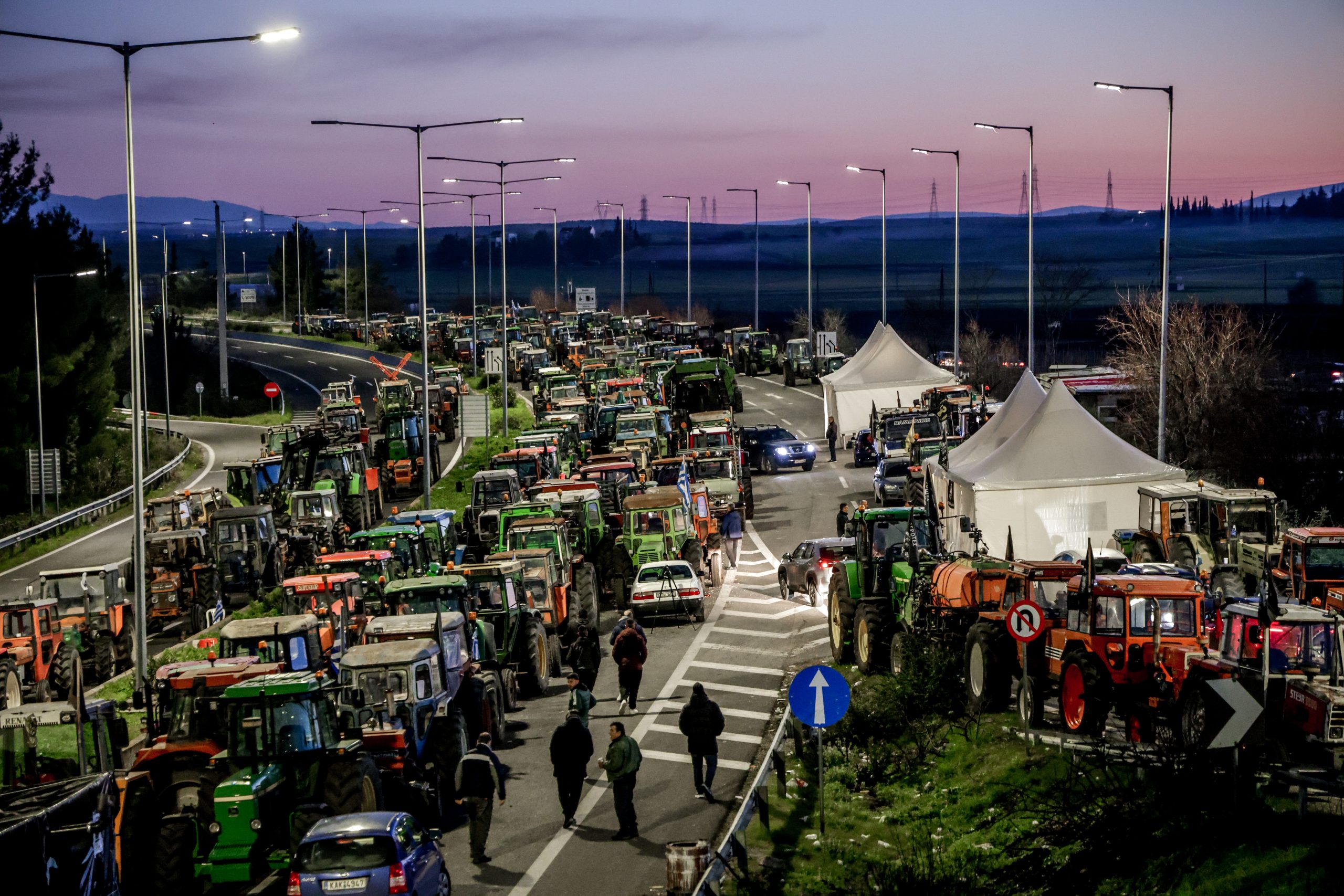 news 696dc89b885bf - Κρίσιμη συνάντηση στο Μαξίμου: Οι «σκληροί» των μπλόκων αναζητούν λύσεις